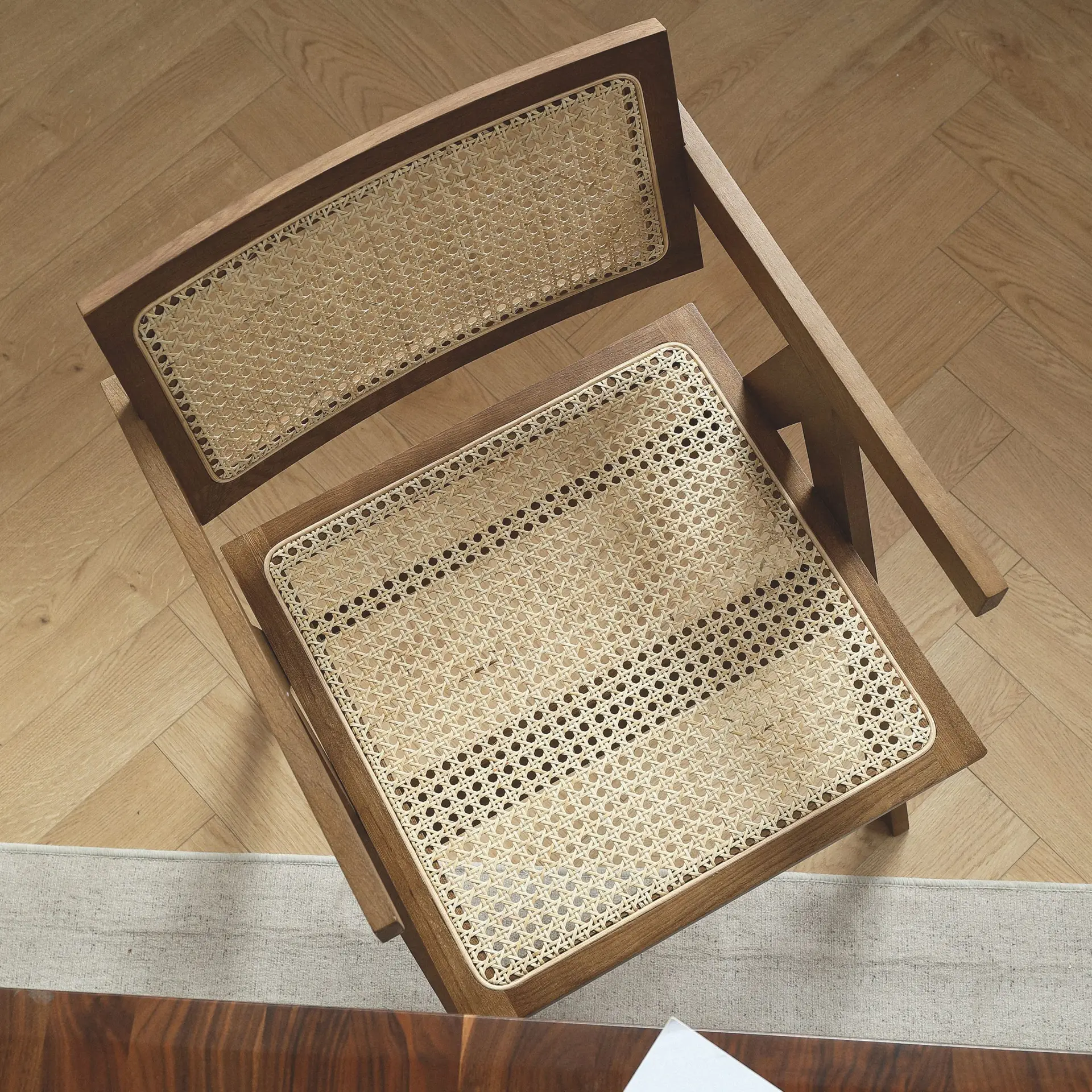 NEU: Hochwertige Massivholz-Stühle mit kleinen Mängeln – stark reduziert! - SW021 Chandigarh Stuhl Eiche Walnuss